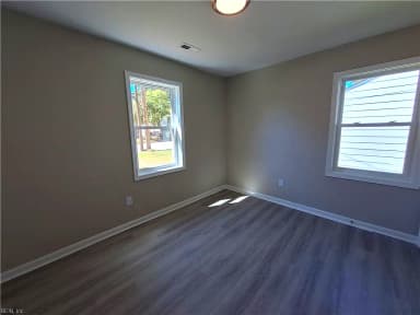 55 Phelps CIR, HAMPTON VA 23663 thumb 9