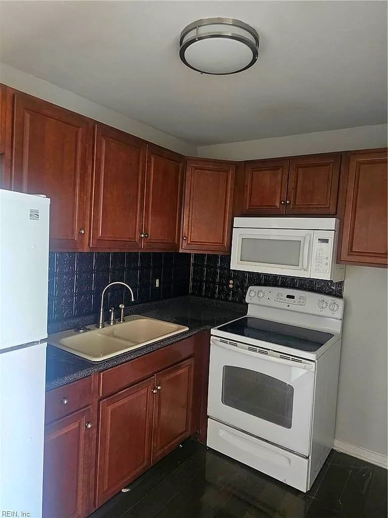 420 Pendleton ST, NORFOLK VA 23512 - Photo 3