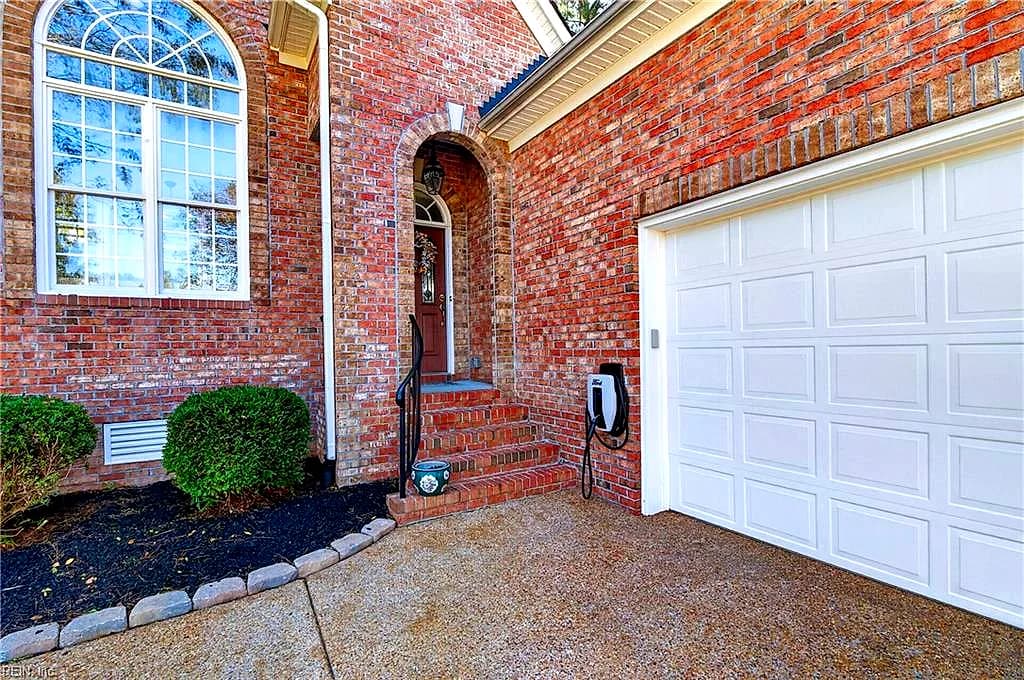 11331 Winding River RD, PROVIDENCE FORGE VA 23140 - Photo 3