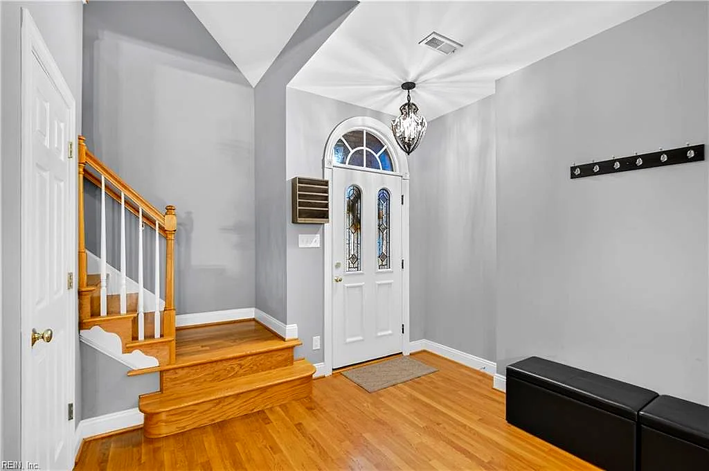 11331 Winding River RD, PROVIDENCE FORGE VA 23140 - Photo 5