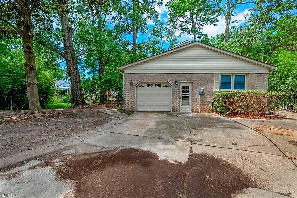 1309 YAWL PT, VIRGINIA BEACH VA 23454 - Photo 4
