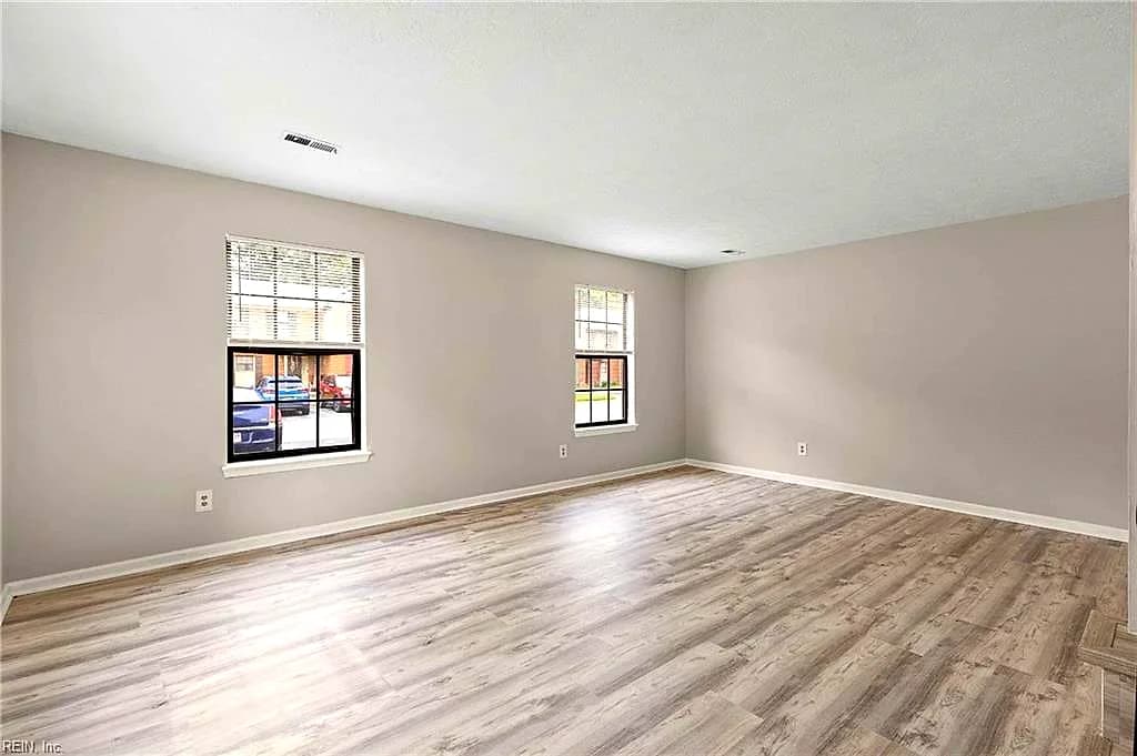 357 Deputy LN #F, NEWPORT NEWS VA 23608 - Photo 3