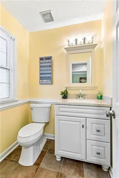 831 Lancaster LN, NEWPORT NEWS VA 23602 thumb 8