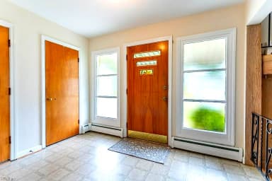 53 Wheatland DR, HAMPTON VA 23666 thumb 3