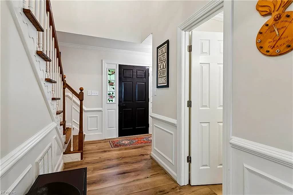 609 Woodland DR E, YORKTOWN VA 23692 - Photo 4