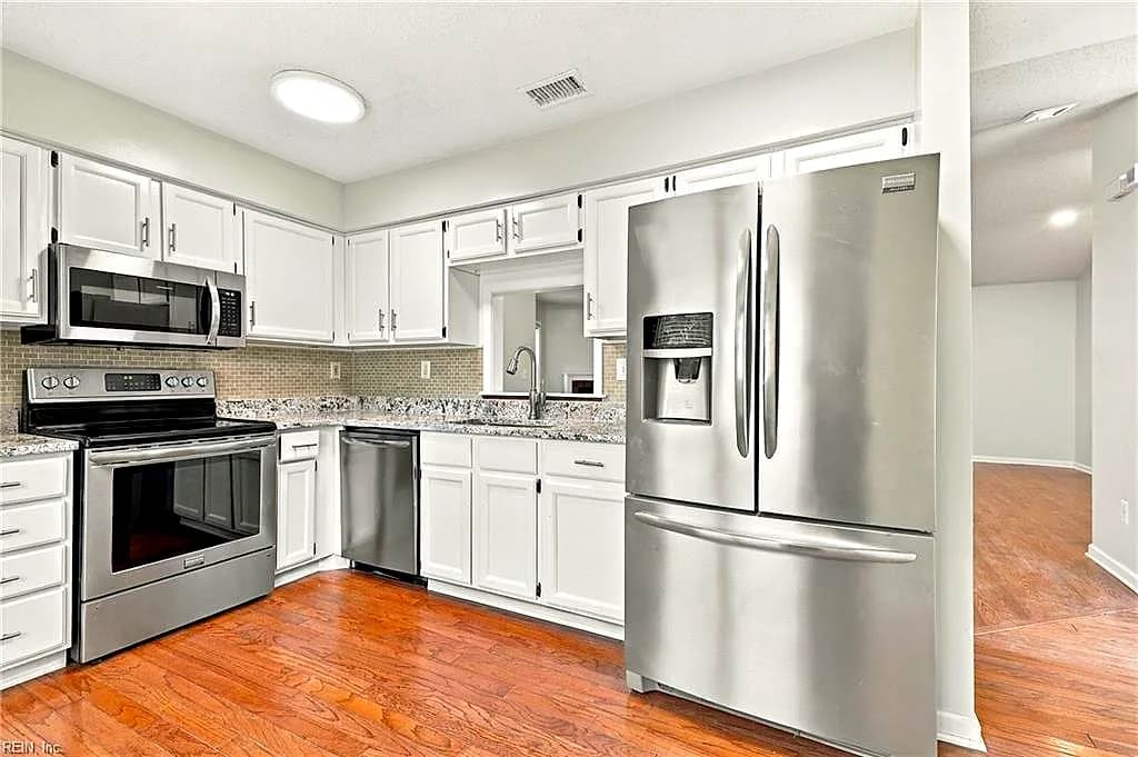 1453 Debbs LN, CHESAPEAKE VA 23320 - Photo 3