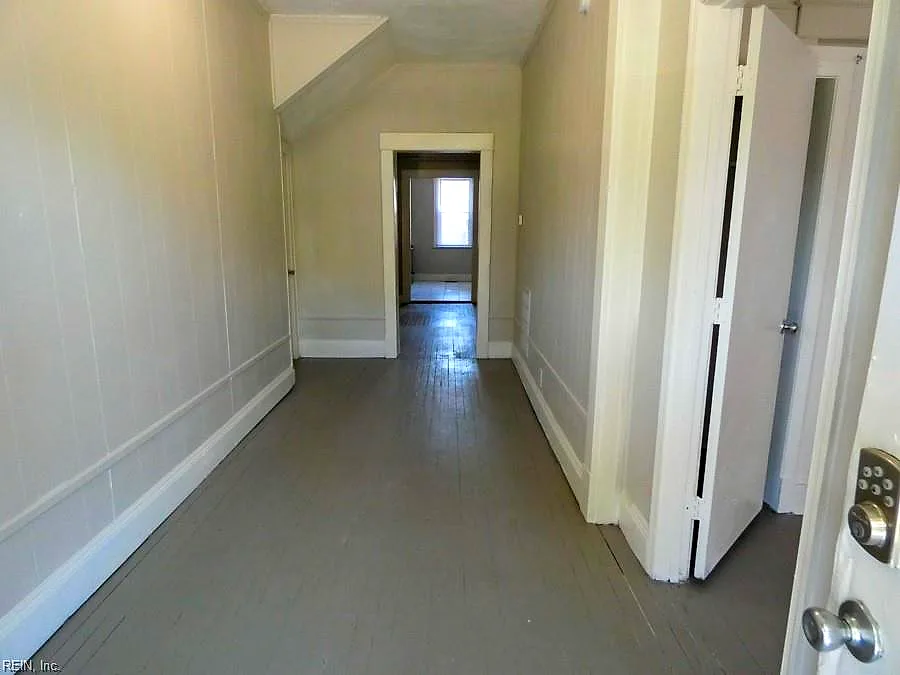 639 W 26th ST, NORFOLK VA 23517 - Photo 4