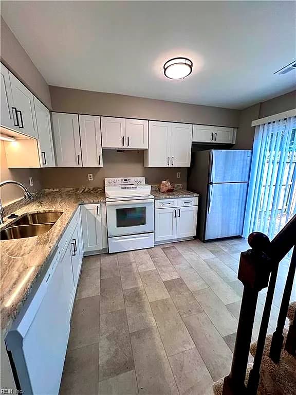 448 Indian Summer LN, VIRGINIA BEACH VA 23462 - Photo 3