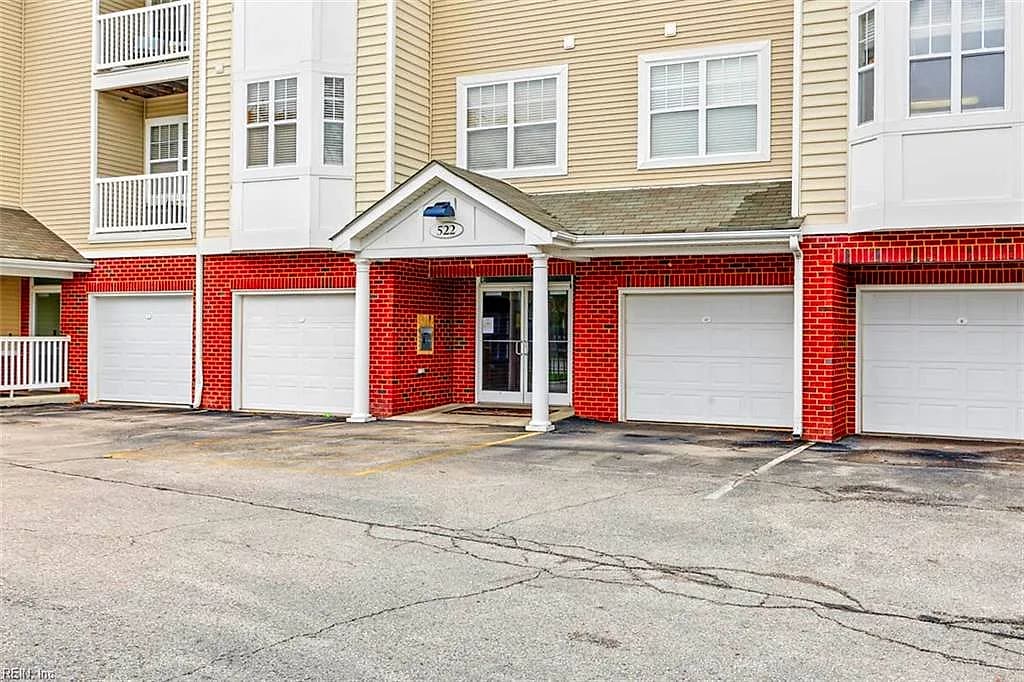 522 Knolls DR #304, NEWPORT NEWS VA 23602 - Photo 2