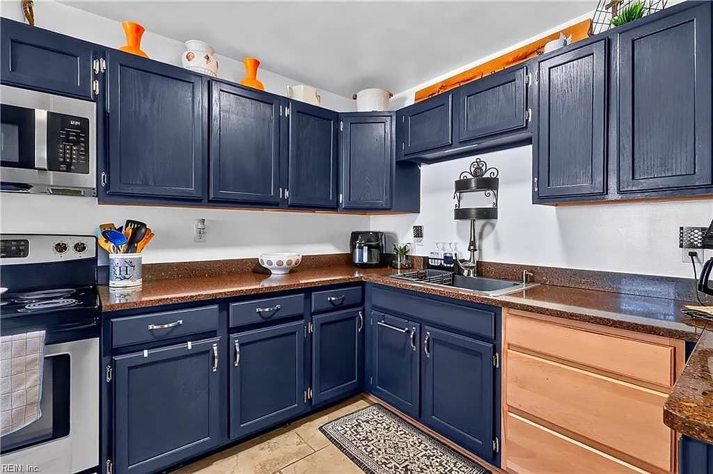 8007 Glade RD, NORFOLK VA 23518 - Photo 5