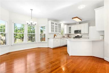 304 Barrington LN, YORKTOWN VA 23693 thumb 12