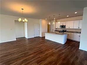 211 Oxford AVE, SMITHFIELD VA 23430 - Photo 4