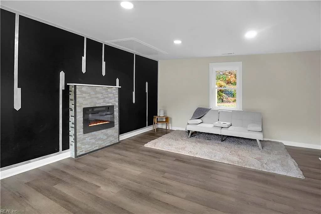 7 E Lewis RD, HAMPTON VA 23666 - Photo 3