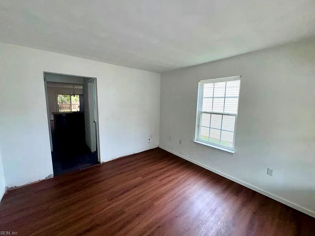 1325 W 25th ST, NORFOLK VA 23508 - Photo 4