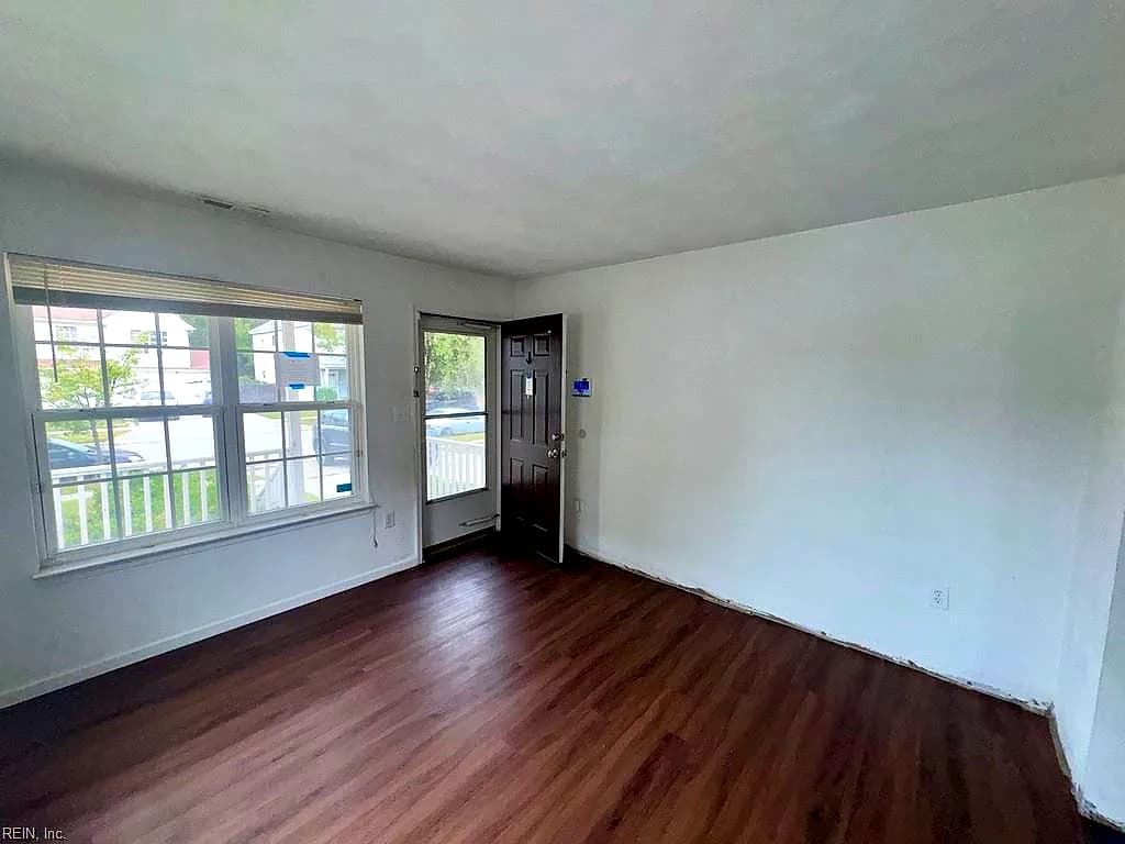 1325 W 25th ST, NORFOLK VA 23508 - Photo 5