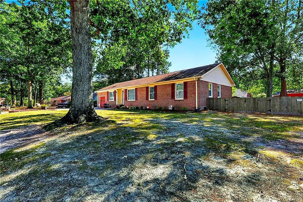 509 Dinwiddie CT, CHESAPEAKE VA 23322 - Photo 4