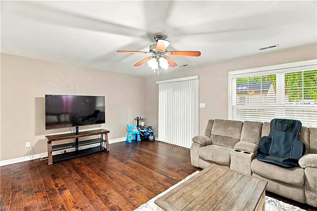 2022 Weber AVE, CHESAPEAKE VA 23320 - Photo 3