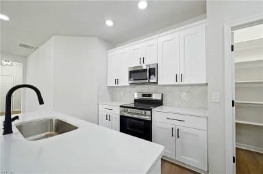7163 Pattersons View LN, HAYES VA 23072 thumb 5