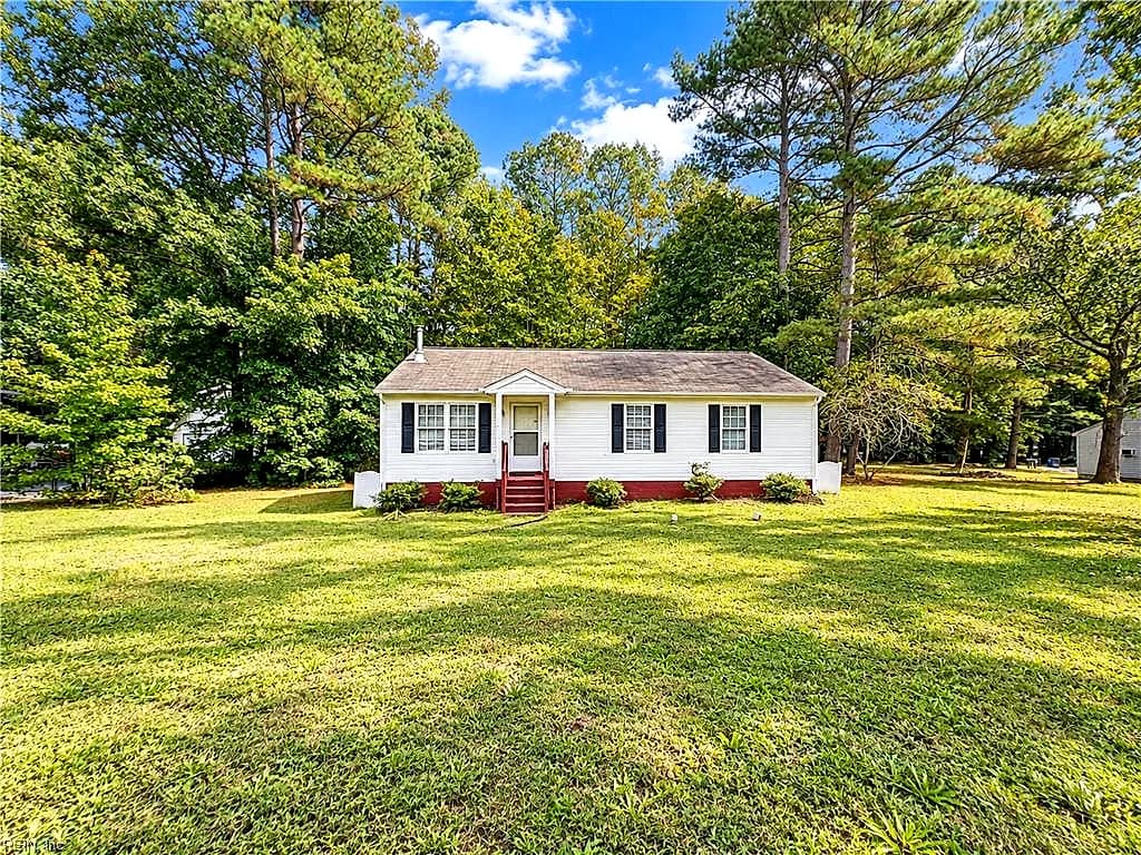 9961 Grove CT, GLOUCESTER VA 23061 - Main photo