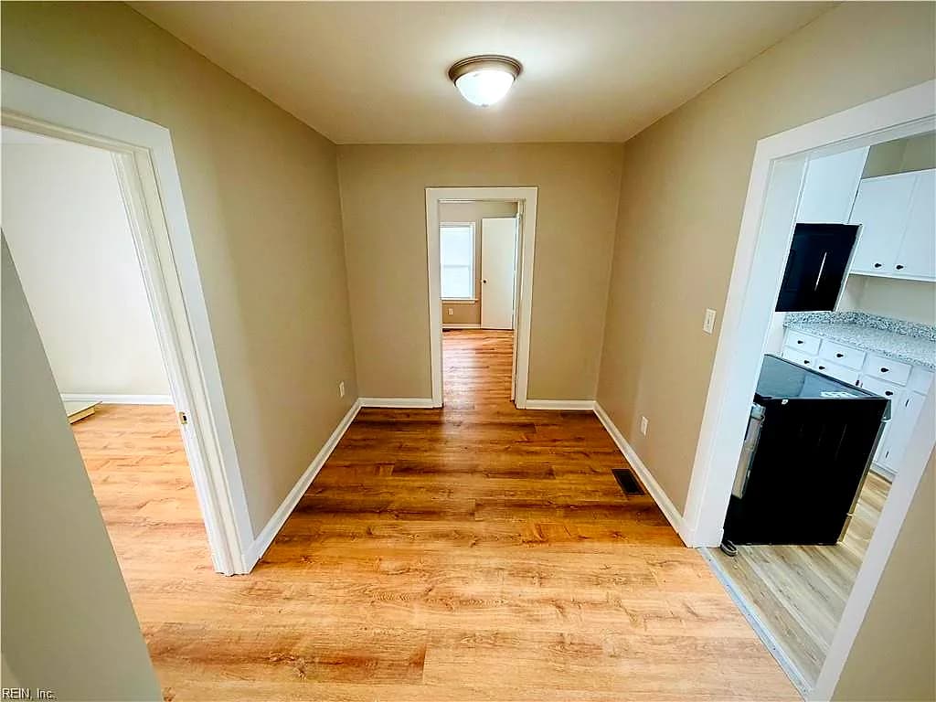 27 Beaconsdale LN, NEWPORT NEWS VA 23601 - Photo 4