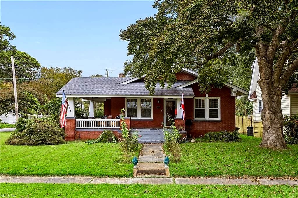 70 Cherry AVE, HAMPTON VA 23661 - Photo 2