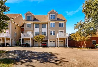 47 Miles Cary MEWS, HAMPTON VA 23669 thumb 3
