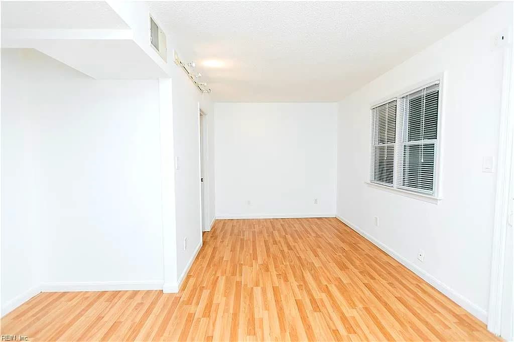 808 Baltic Walk WALK, VIRGINIA BEACH VA 23451 - Photo 4