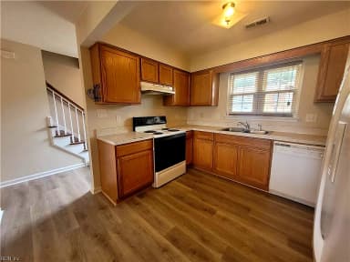 812 Huntly DR, CHESAPEAKE VA 23320 thumb 3