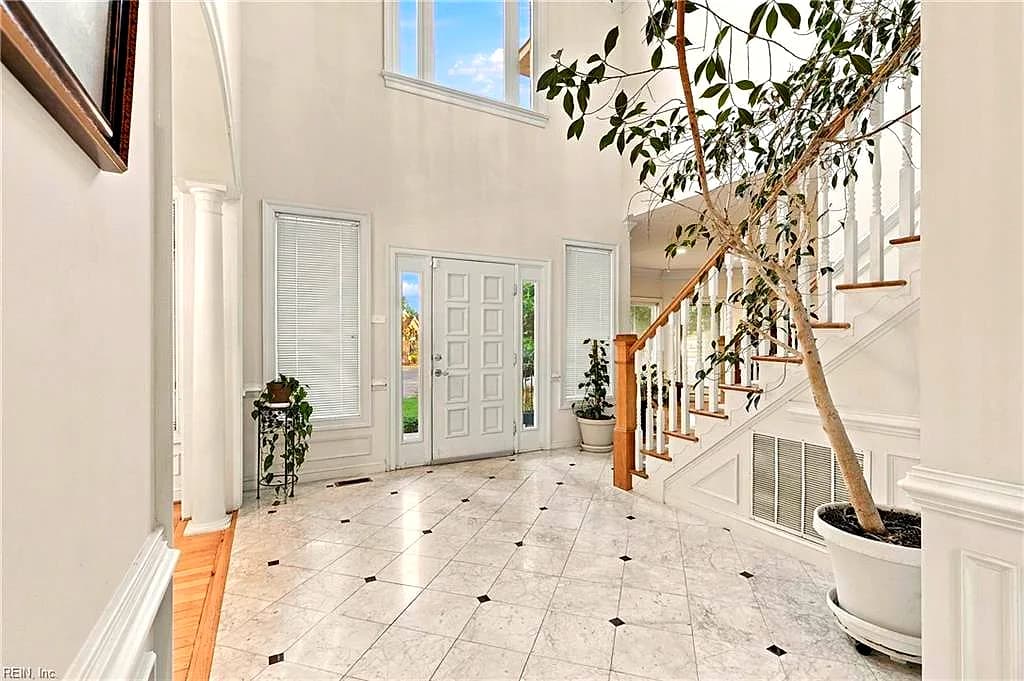 205 Chase Oak CT, YORKTOWN VA 23693 - Photo 3