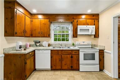 421 Palace CT, HAMPTON VA 23666 thumb 9