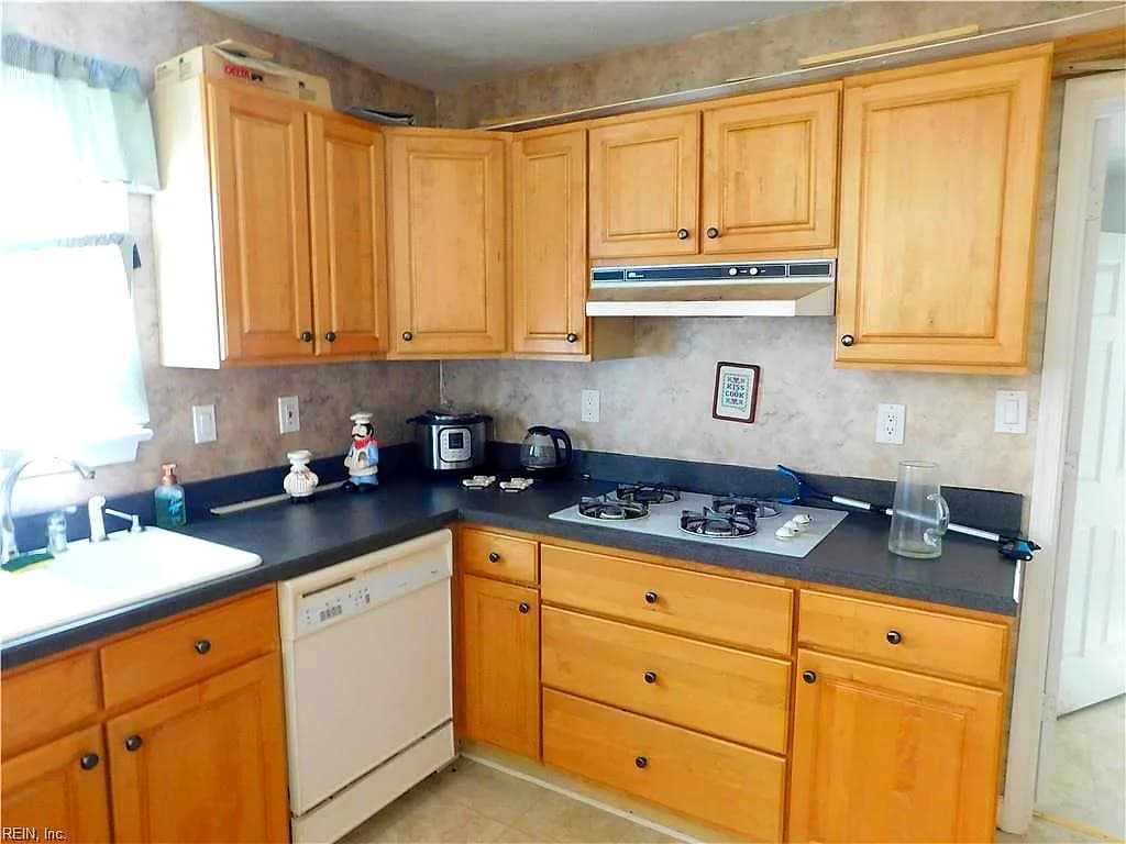 8573 Chesapeake BLVD, NORFOLK VA 23503 - Photo 5