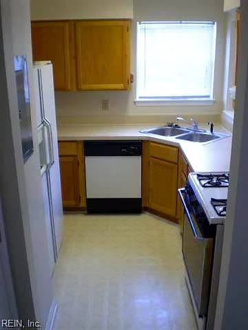 12716 Daybreak CIR, NEWPORT NEWS VA 23602 thumb 5