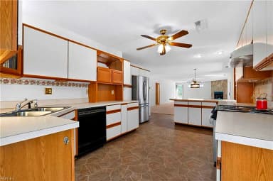 25092 Tyler DR, WINDSOR VA 23487 thumb 11