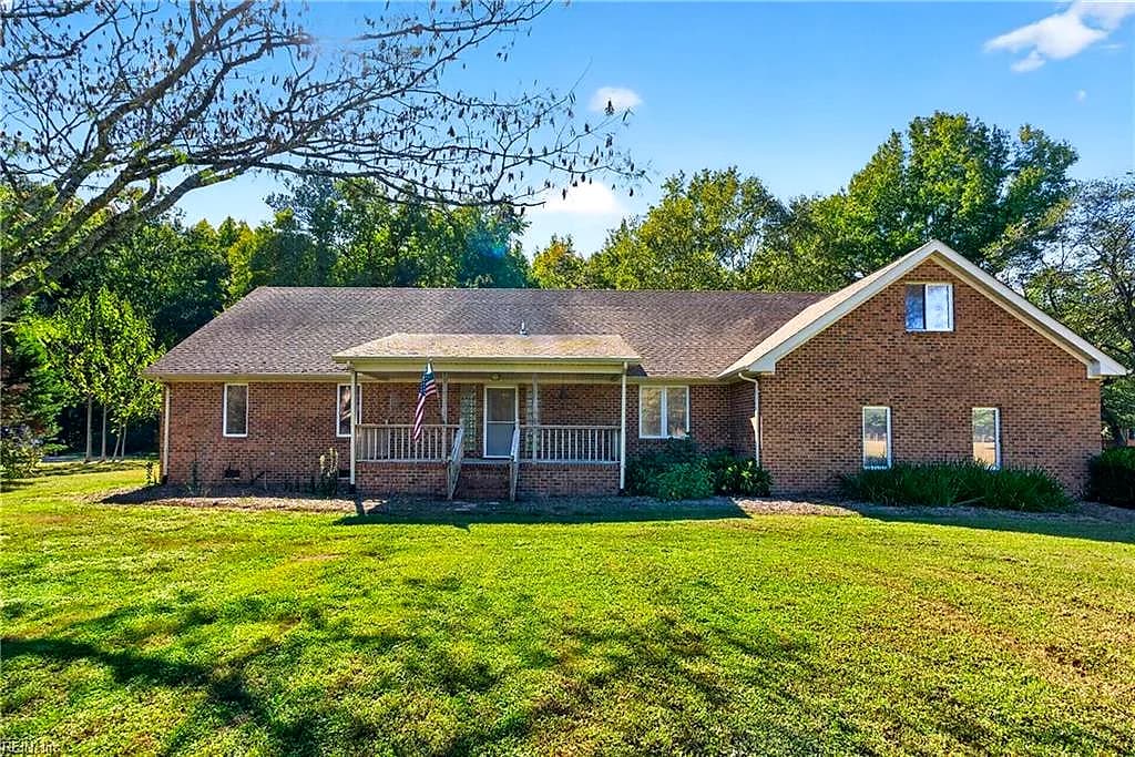 25092 Tyler DR, WINDSOR VA 23487 - Photo 4