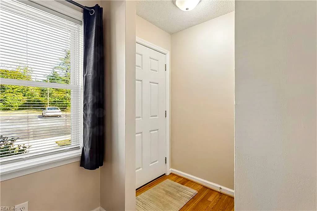 57 James SQ, WILLIAMSBURG VA 23185 - Photo 4