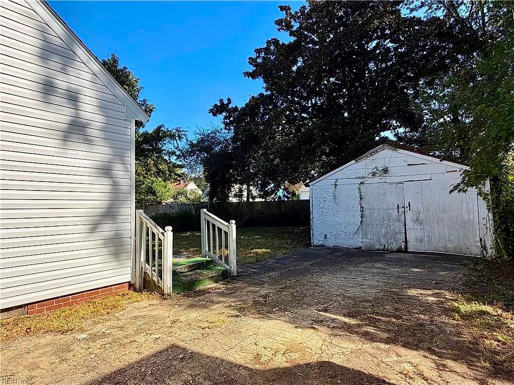 426 Glendale RD, HAMPTON VA 23661 - Photo 5