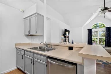 322 Gainsborough SQ, CHESAPEAKE VA 23320 thumb 10
