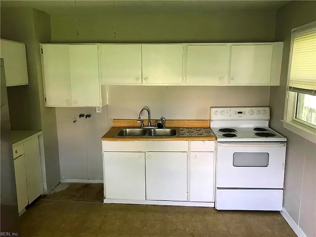 13 Cornell DR, HAMPTON VA 23669 - Photo 5