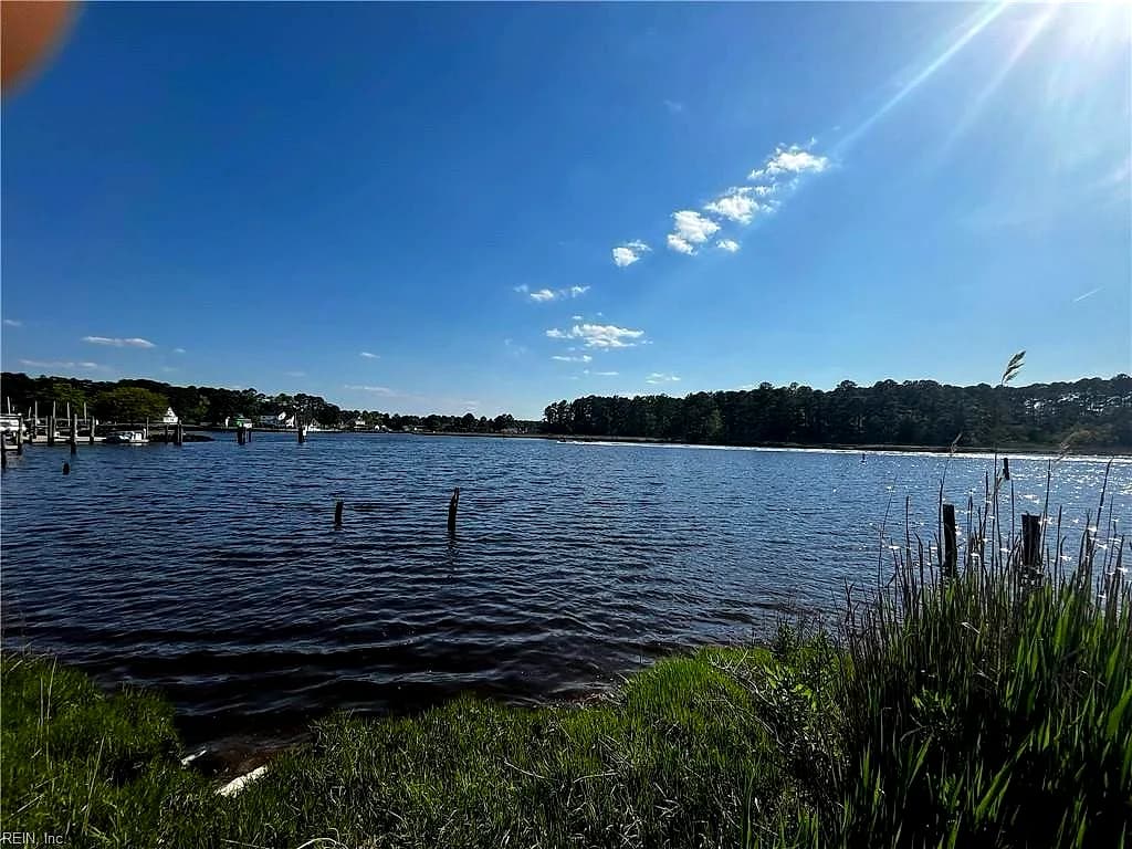 100 Fernwood Farms RD, CHESAPEAKE VA 23320 - Photo 4