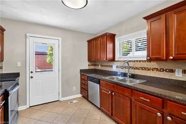 1709 Skyline DR, NORFOLK VA 23518 thumb 7