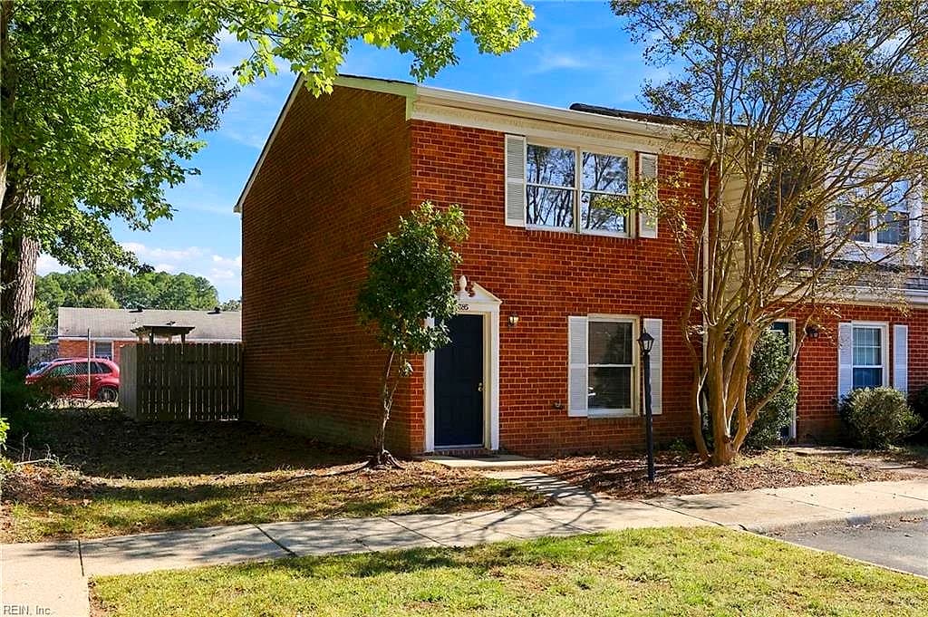 385 Susan Constant DR, NEWPORT NEWS VA 23608 - Main photo