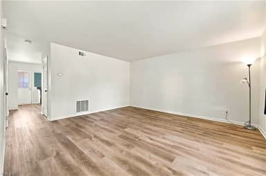 385 Susan Constant DR, NEWPORT NEWS VA 23608 thumb 4