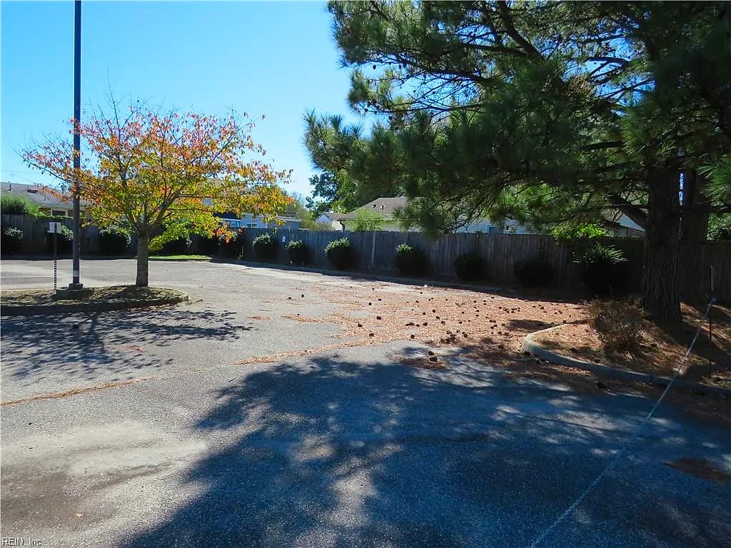 1146 44th ST, NEWPORT NEWS VA 23607 - Photo 2