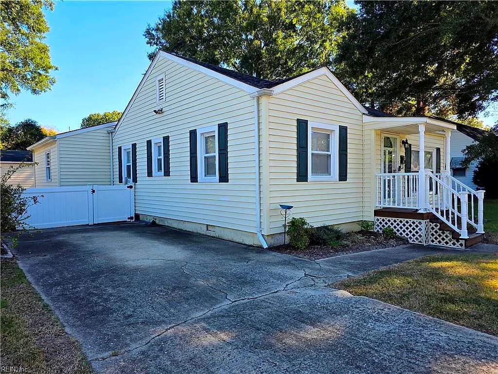 13 Chowan DR, PORTSMOUTH VA 23701 - Photo 4
