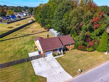 700 Gladesdale DR, CHESAPEAKE VA 23322 thumb 4