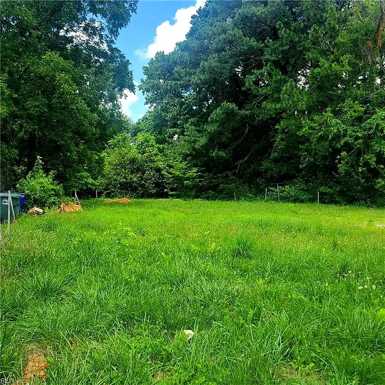 852 Philpotts Road, Norfolk VA 23513