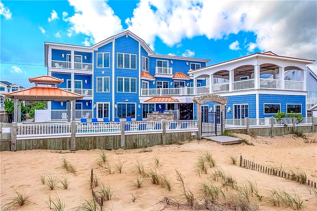 2816 Sandfiddler Road, Virginia Beach — 12 bed Residential, 9,622 sqft