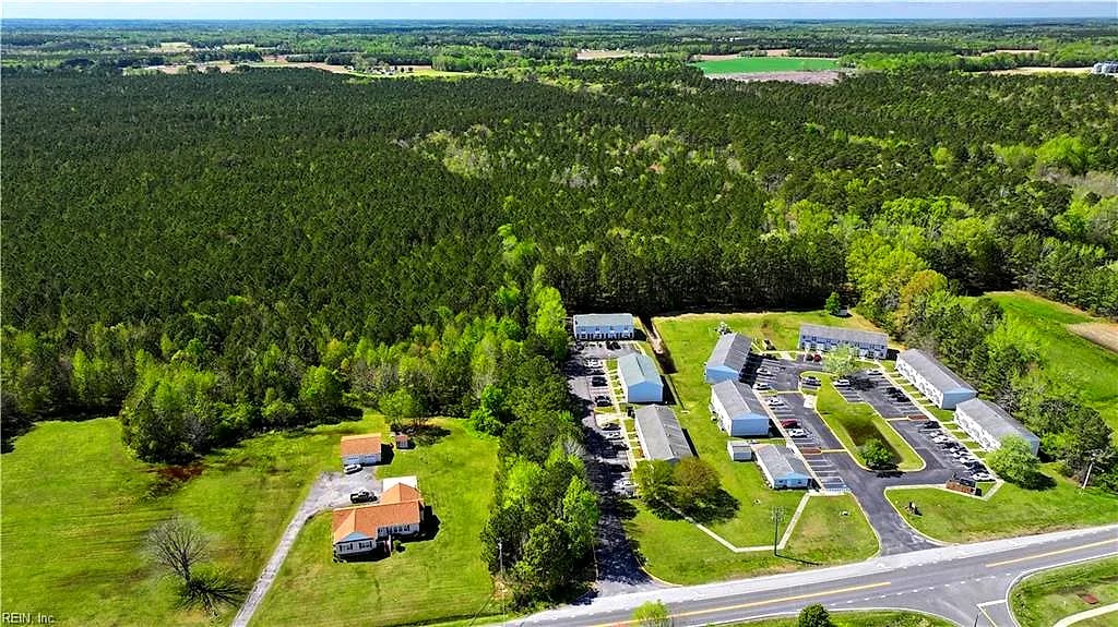 15+AC Courthouse HWY, Windsor — Land and Farms