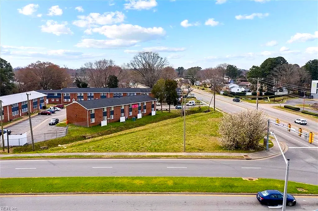 50 Settlers Landing RD, HAMPTON VA 23669