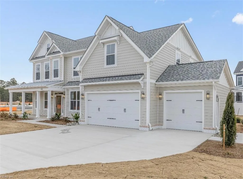 704 Washington DR, CHESAPEAKE VA 23322